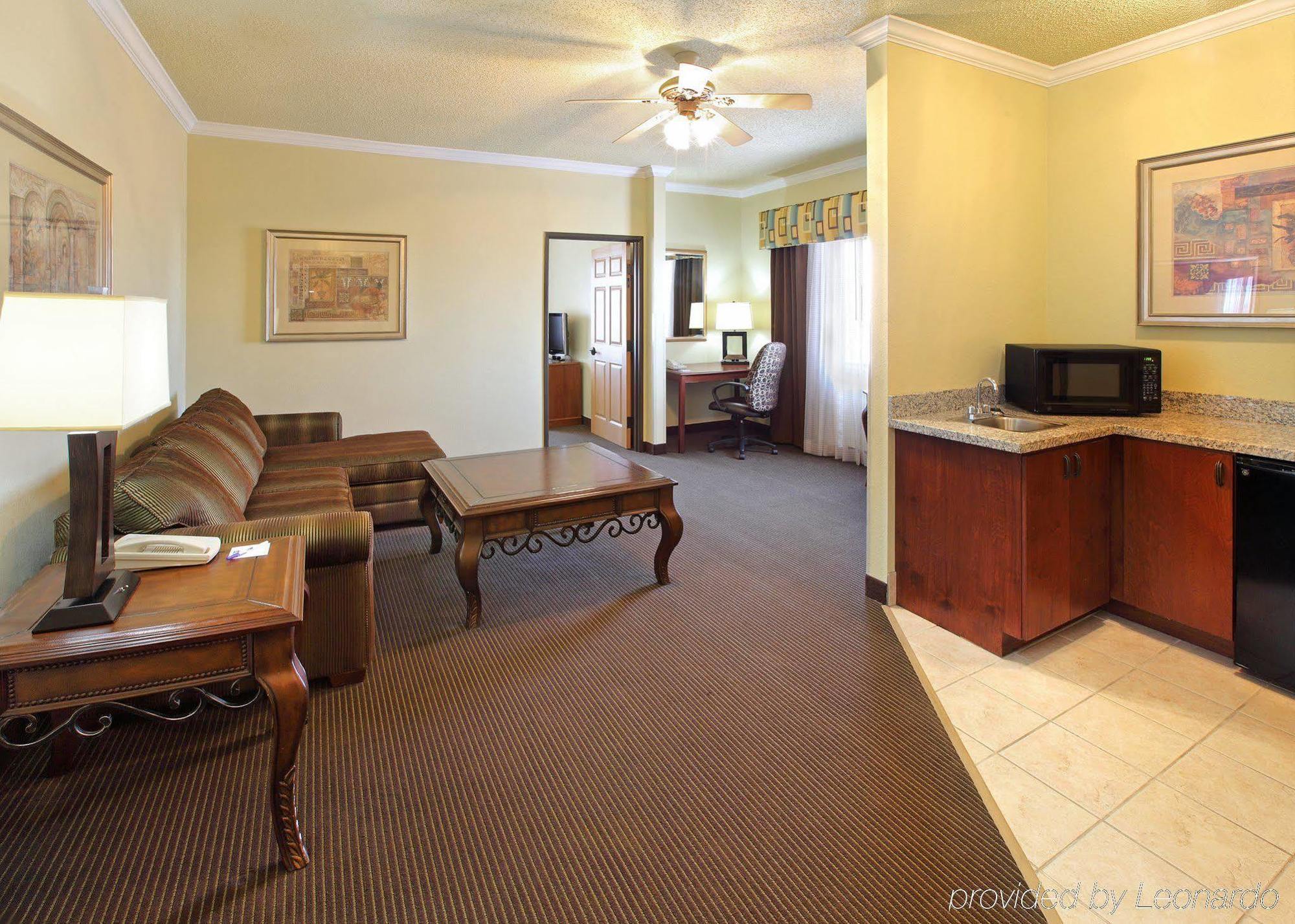 Holiday Inn Express Hotel & Suites Greenville By Ihg Экстерьер фото