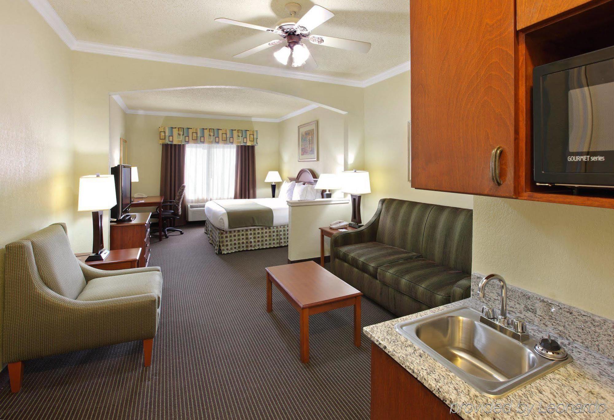 Holiday Inn Express Hotel & Suites Greenville By Ihg Экстерьер фото