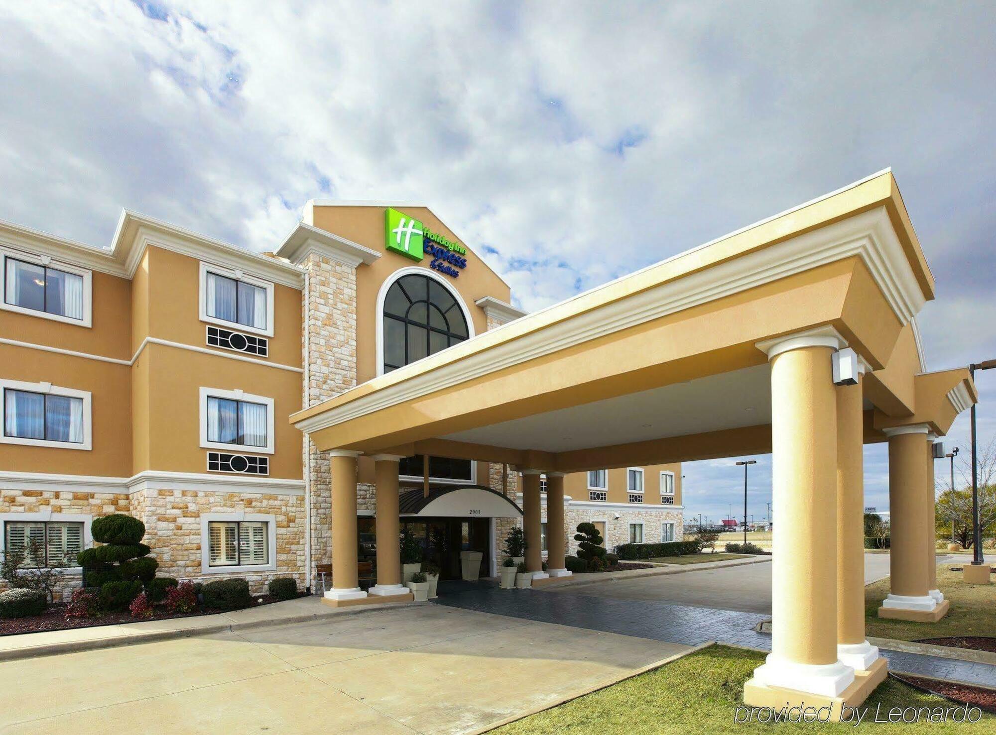Holiday Inn Express Hotel & Suites Greenville By Ihg Экстерьер фото